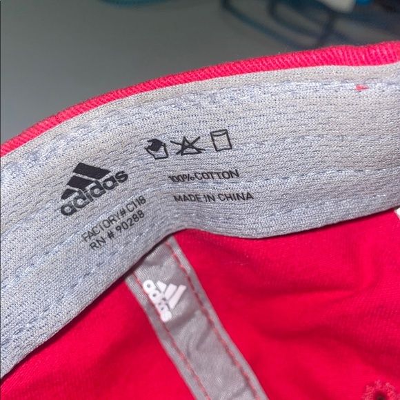 Adidas Classic Red Cap with White Logo - Picture 6 of 6